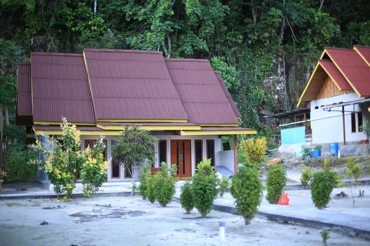 Amoryg And Dive Raja Ampat Guest house Pulau Mansuar
