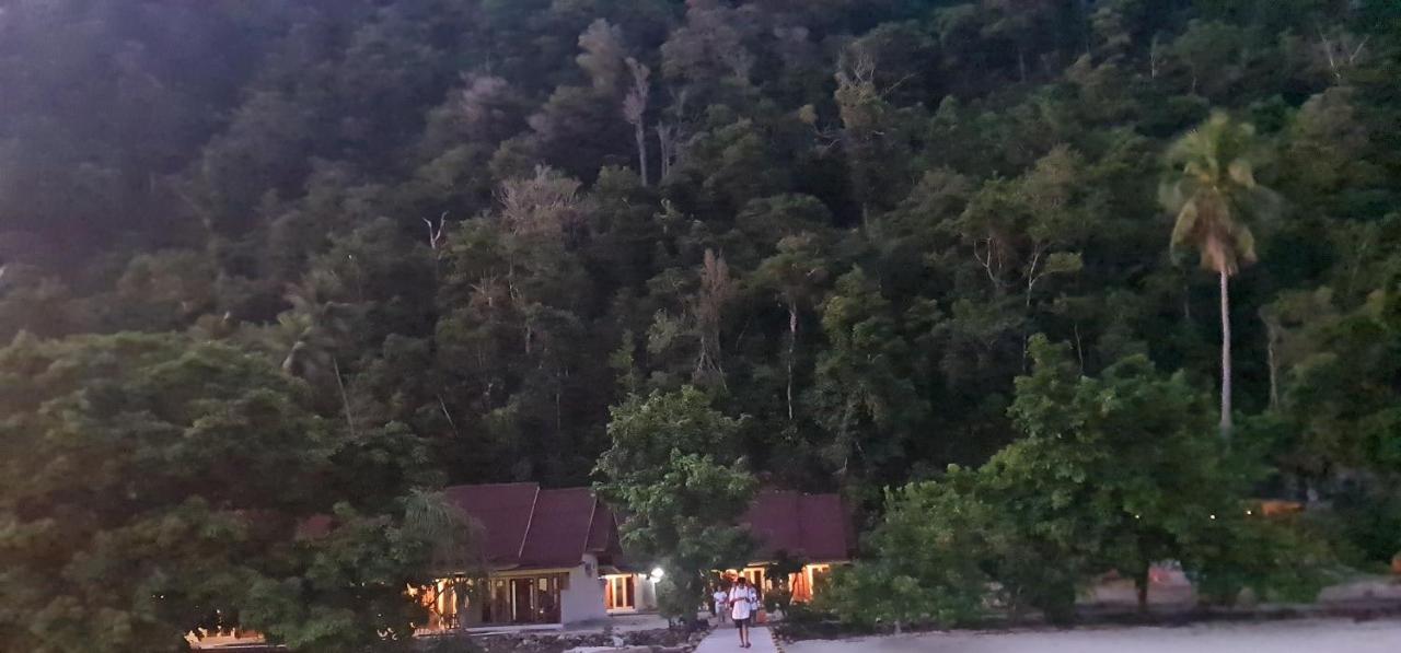 Amoryg And Dive Raja Ampat Guest house *