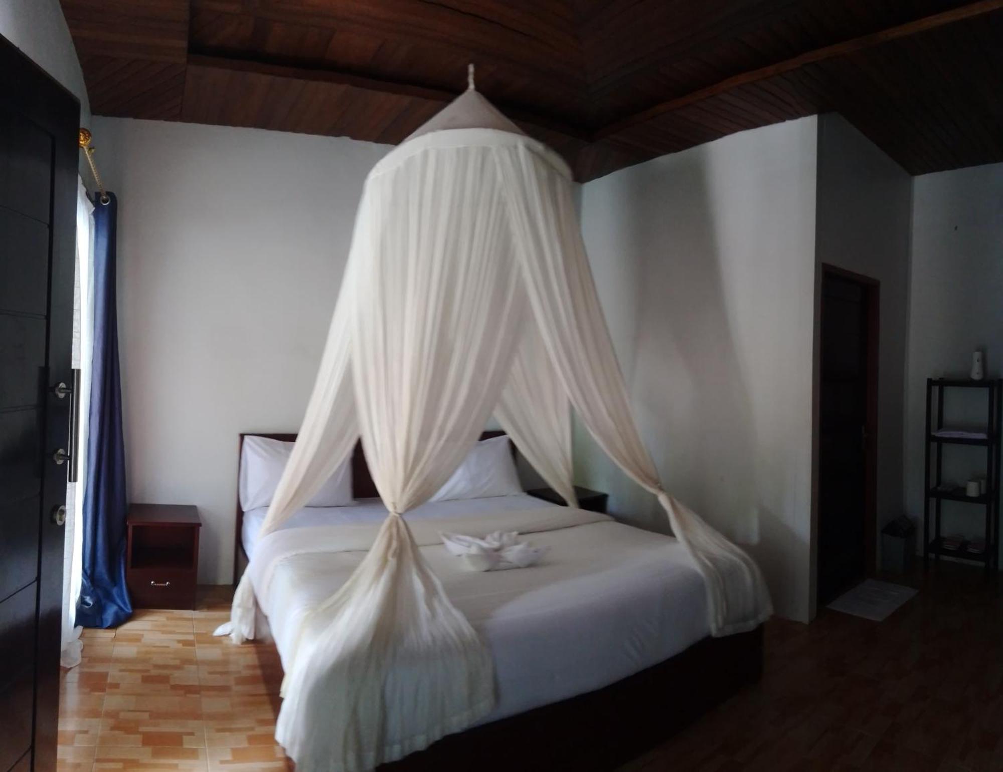 Amoryg And Dive Raja Ampat Guest house
